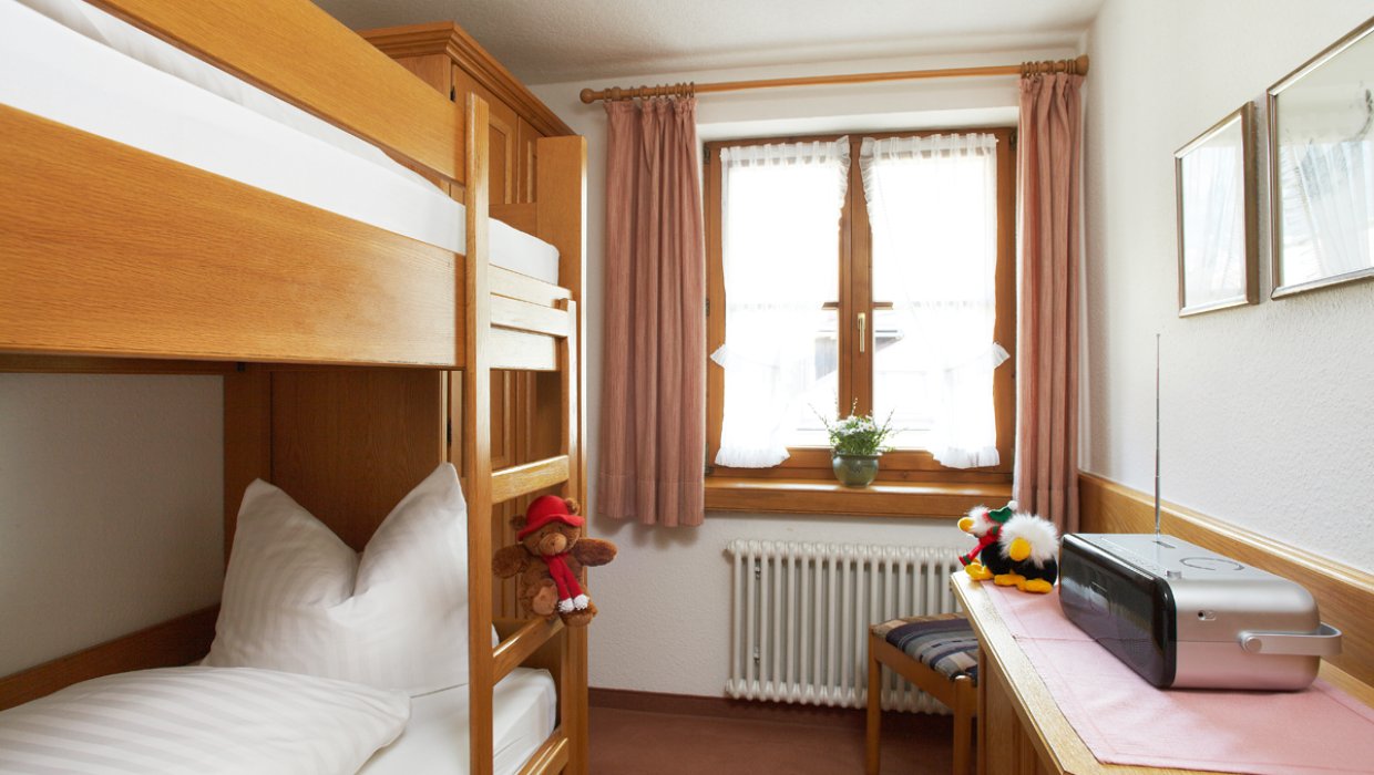 Unterkunft im Allgäu: Haus Cental - Ferienwohnungen in Oberstdorf im Allgäu - Haus Central - Ferienwohnungen in Oberstdorf