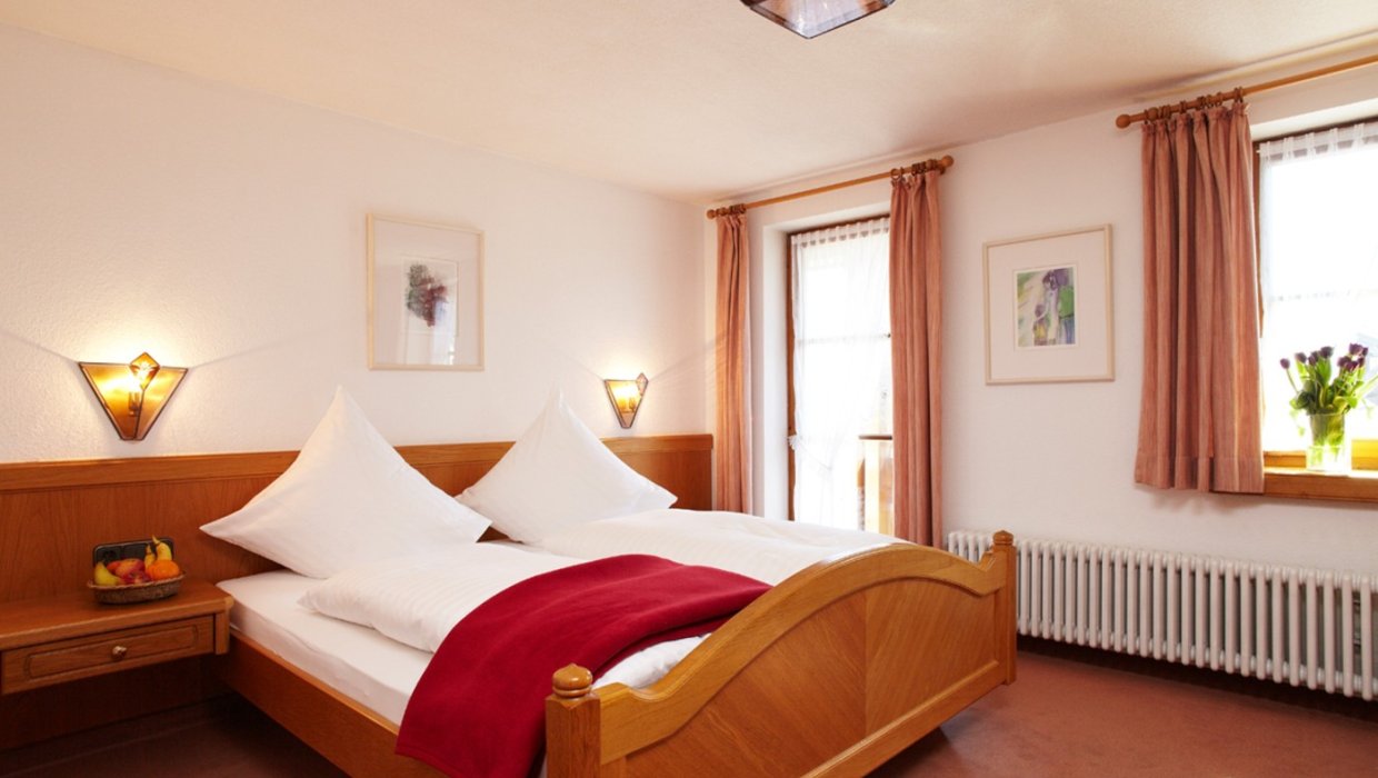 Unterkunft im Allgäu: Haus Cental - Ferienwohnungen in Oberstdorf im Allgäu - Haus Central - Ferienwohnungen in Oberstdorf
