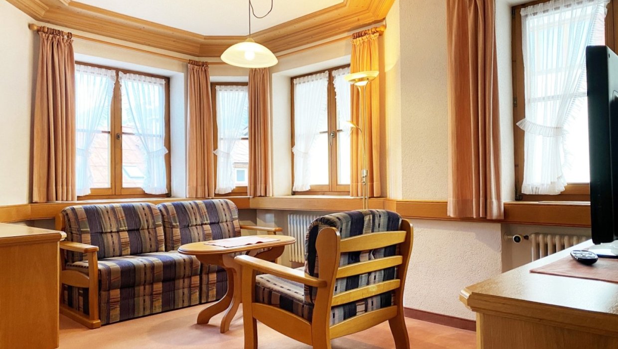 Unterkunft im Allgäu: Haus Cental - Ferienwohnungen in Oberstdorf im Allgäu - Haus Central - Ferienwohnungen in Oberstdorf