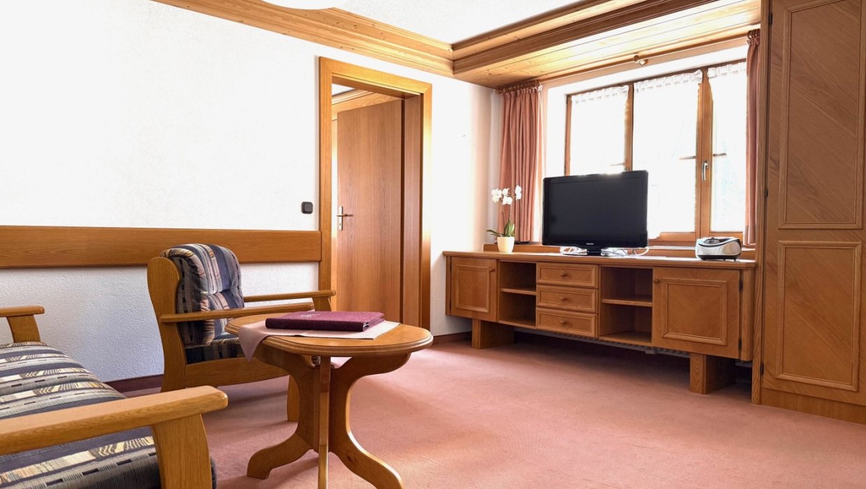 Unterkunft im Allgäu: Haus Cental - Ferienwohnungen in Oberstdorf im Allgäu - Haus Central - Ferienwohnungen in Oberstdorf