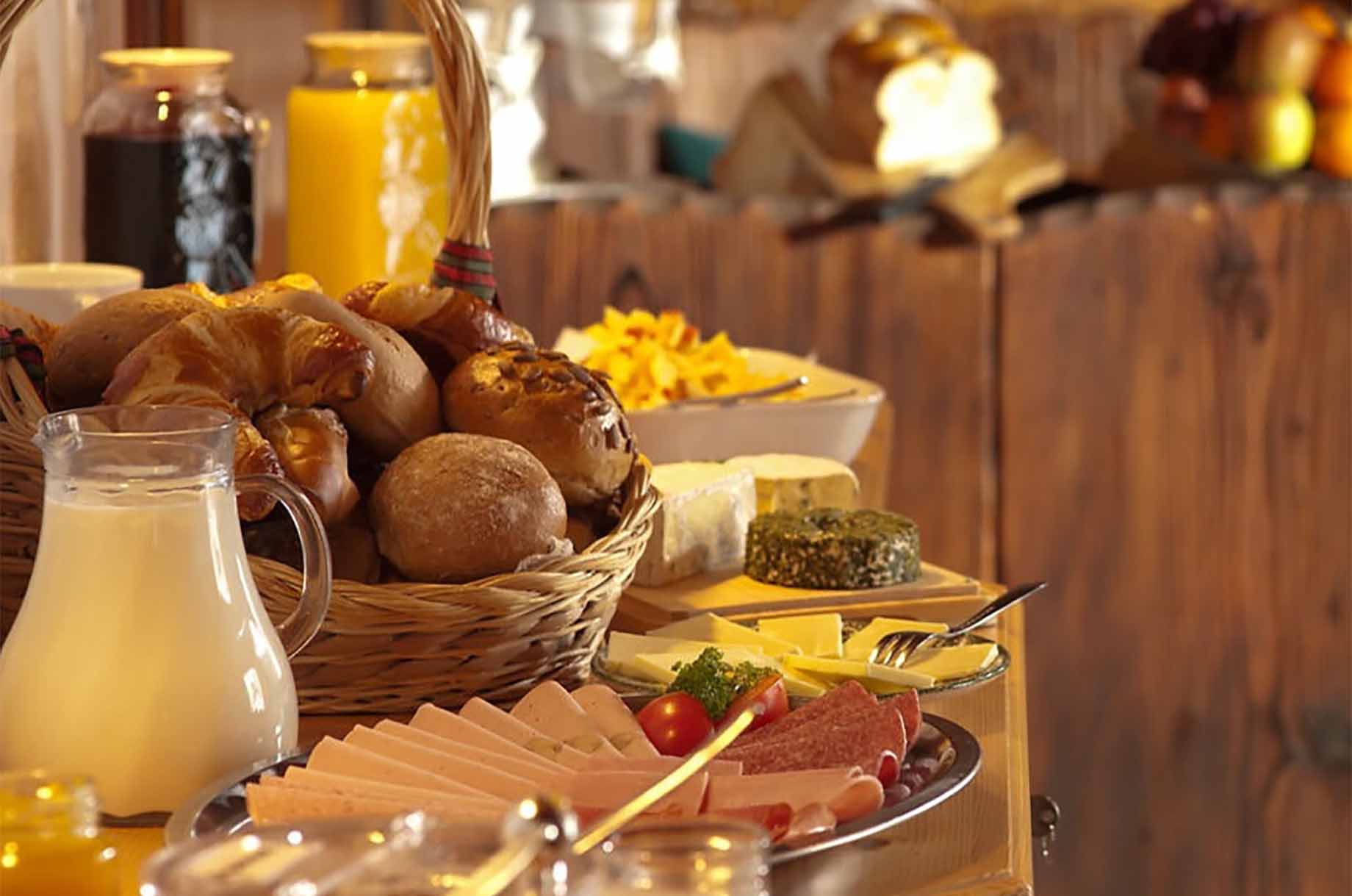 Hotels und Ferienwohnungen im Oberallgäu - Betriebsart | Angebot: Tischreservierung empfohlen - Bad Hindelang - Café - Restaurant - Hotel Waidmannsheil in Hinterstein - Café - Restaurant - Hotel Waidmannsheil in Hinterstein