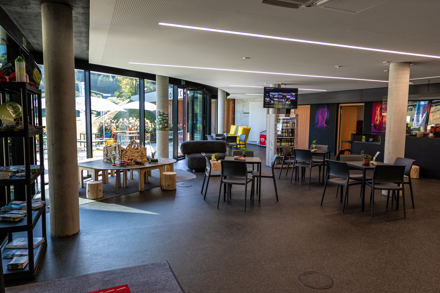 Hotels und Ferienwohnungen im Oberallgäu - Parken & Anreise: Anreise mit ÖPNV möglich - Nordic Zentrum Oberstdorf mit Nordic Café - Nordic Zentrum in Oberstdorf/Allgäu