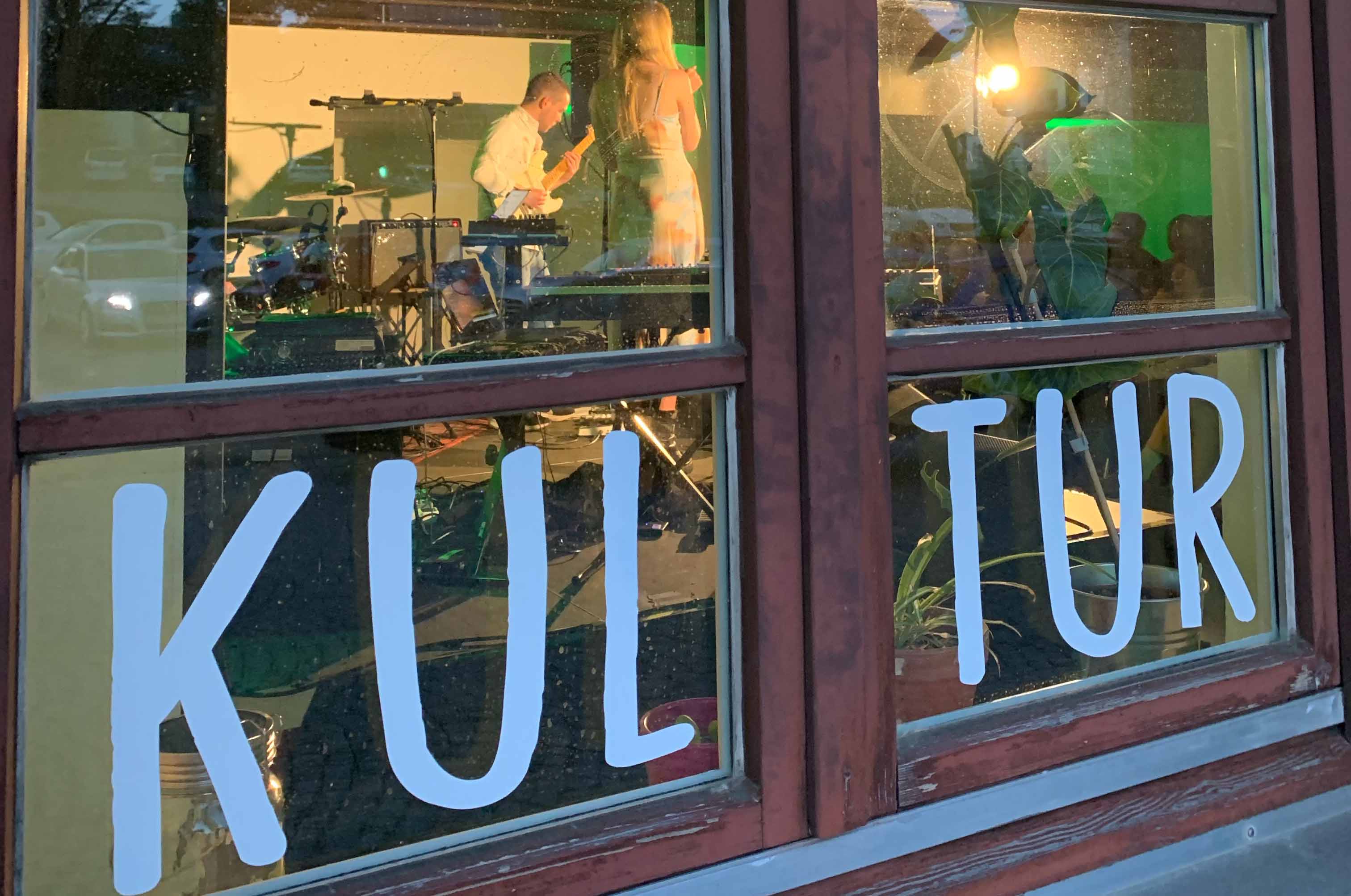 Hotels und Ferienwohnungen im Oberallgäu - Kempten und Umgebung - Klecks.Live präsentiert: AMUSE - Into the Woods in der KulturWIRtschaft an der Allgäuhalle - Klecks.Live präsentiert: AMUSE - Into the Woods