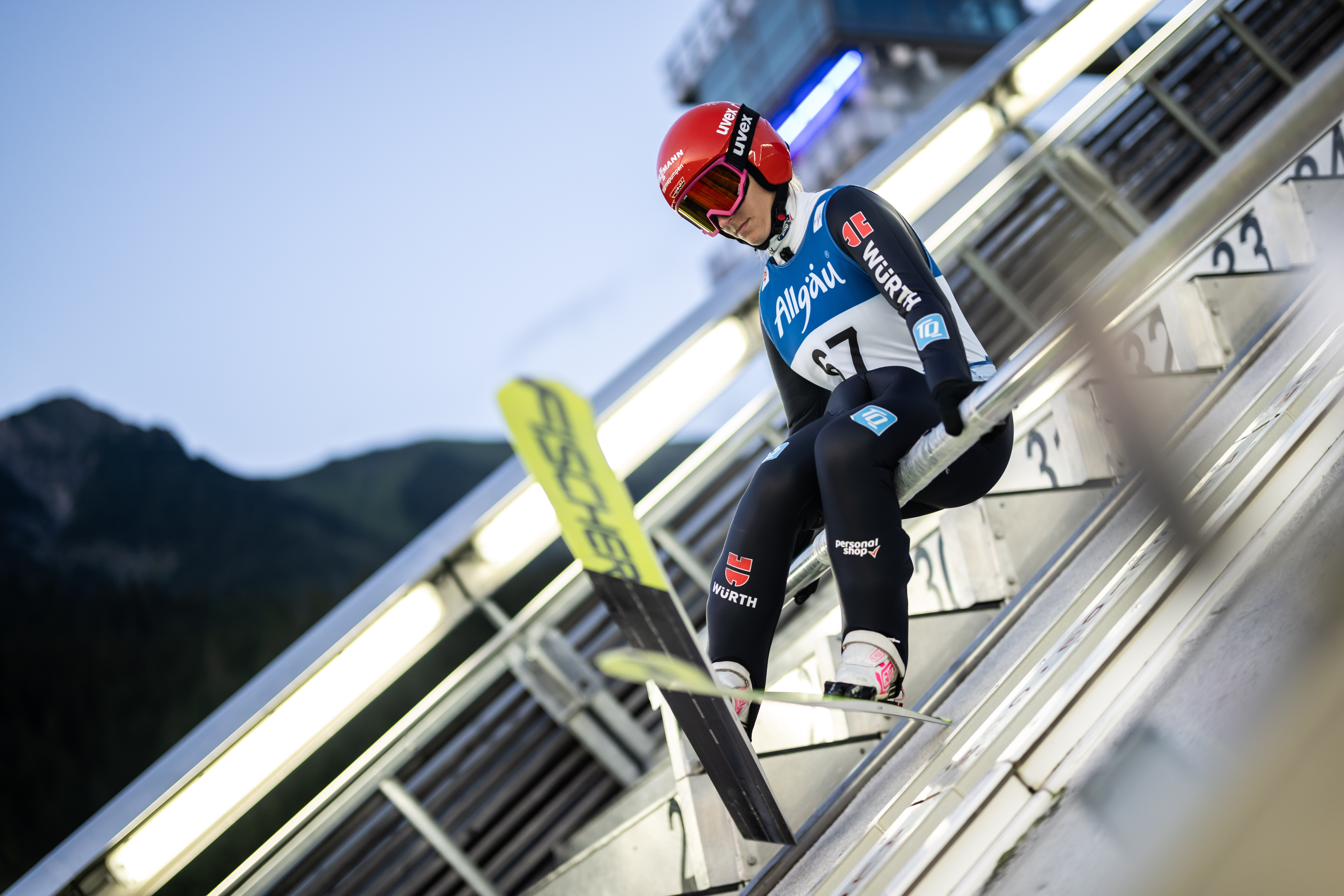 Hotels und Ferienwohnungen im Oberallgäu - Kinder & Familie: Kinder sind willkommen - Nachtskispringen in der ORLEN Skisprung Arena in Oberstdorf im Allgäu - Nachtskispringen 2026 in der ORLEN Skisprung Arena